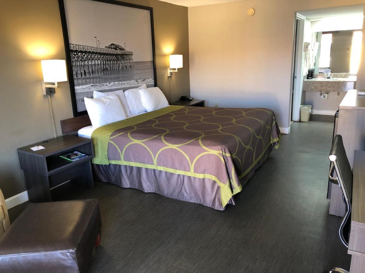 Super 8 by Wyndham Orangeburg Near I-26 Hotel Bagian luar foto